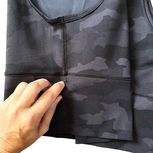 Lululemon Light Support Bra Tank – Black Camo – Size 8 (Estimated) - Picture 4 of 5